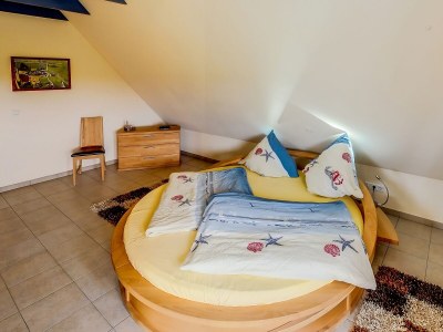 Holiday apartment Alte Kirche on the Kastanienhof - Features photo 13