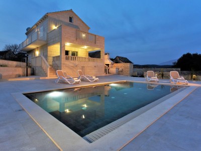 Holiday house Lokanjac mit Pool - Outdoor photo 2