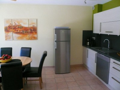 Holiday house Comfortable holiday home close to the beach in a sunny location. - Features photo 12