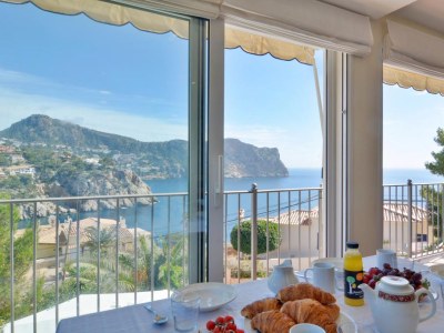 Villa Villa With Enchanting Sea Views And Pool. 7 Guests - Features photo 7