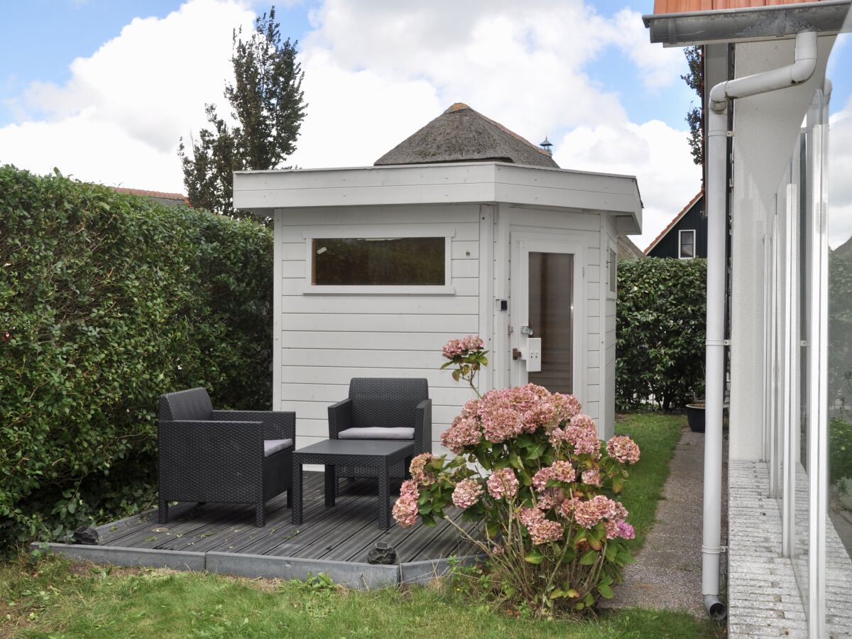 Holiday house Buitenplaats 67 - Outdoor photo 4