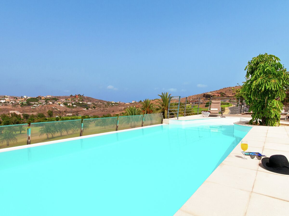 Villa Belvilla by OYO Vibrant Villa with Swimming Pool