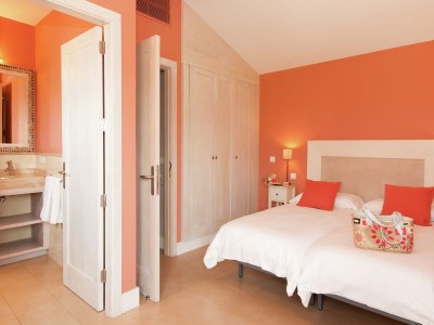 Villa Belvilla by OYO Vibrant Villa with Swimming Pool - Features photo 18