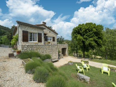 Holiday house Holiday Home in Montclus near river in Gard - Holiday house