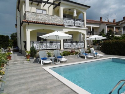 Holiday apartment Villa Luka Apartment Gray mit Pool - Outdoor photo 7