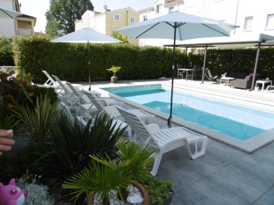 Holiday apartment Villa Luka Apartment Gray mit Pool - Outdoor photo 8