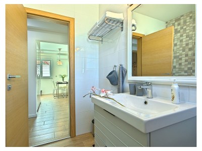 Holiday apartment Villa Luka Apartment Gray mit Pool - Features photo 24