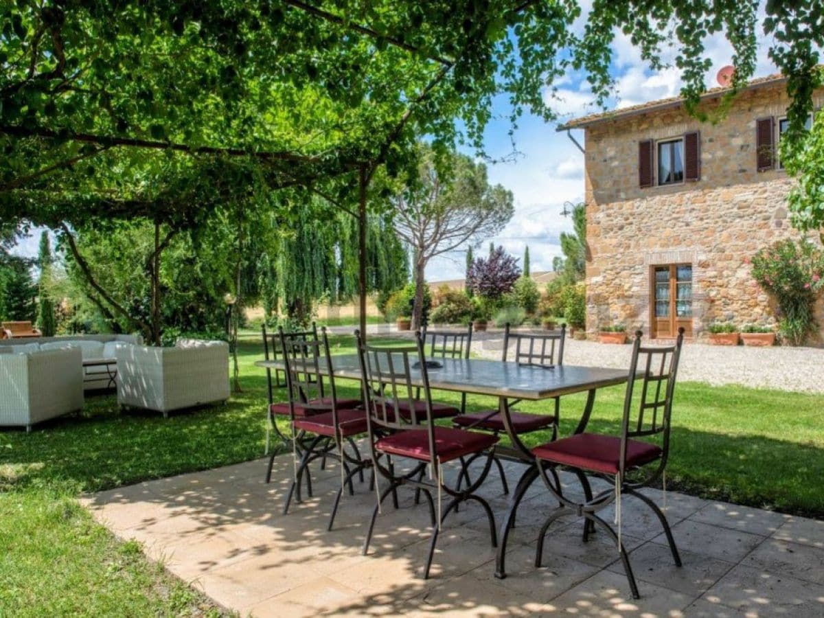 Holiday house Holiday house with private pool - Outdoor photo 2