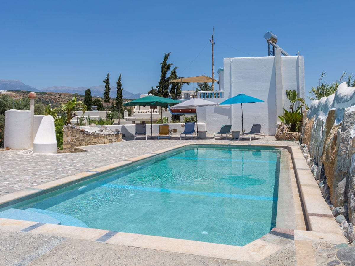 Villa Kokkino Kufitza