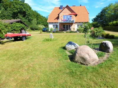 Holiday apartment By Lake Lüttensee in Feldberger Seenlandschaft - Holiday apartment