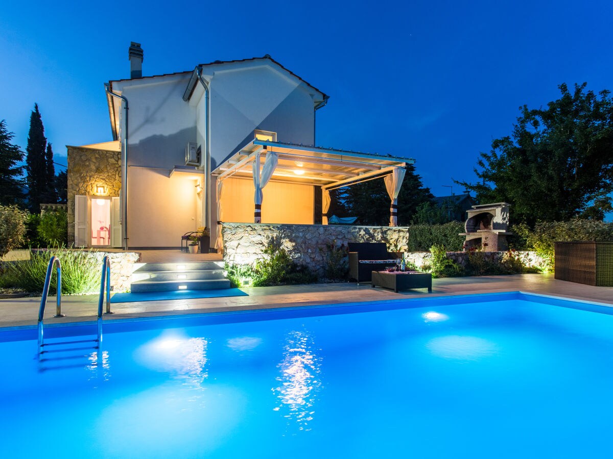 Villa West Wing with beautiful heated pool - Outdoor photo 2