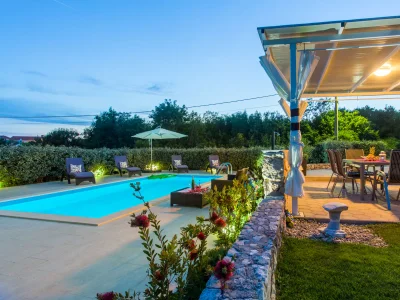 Villa West Wing with beautiful heated pool in Dobrinj - Villa