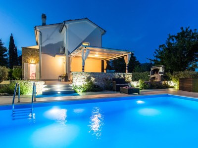 Villa West Wing with beautiful heated pool - Outdoor photo 2
