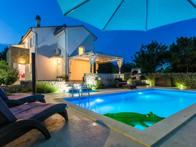 Villa West Wing with beautiful heated pool - Outdoor photo 8