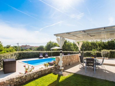 Villa West Wing with beautiful heated pool - Outdoor photo 12