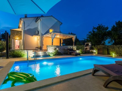 Villa West Wing with beautiful heated pool - Outdoor photo 13
