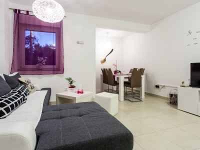 Villa West Wing with beautiful heated pool - Features photo 20