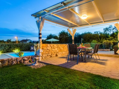 Villa West Wing with beautiful heated pool - Environment photo 40