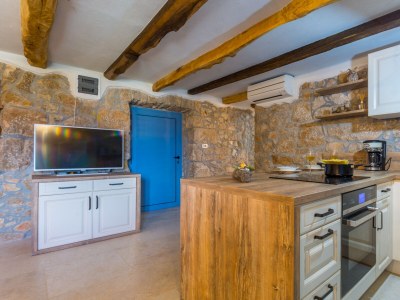 Holiday apartment Rustic with private pool - Features photo 17