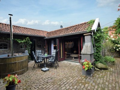 Holiday house Cottage near Bourtange with Hot Tub - Outdoor photo 5