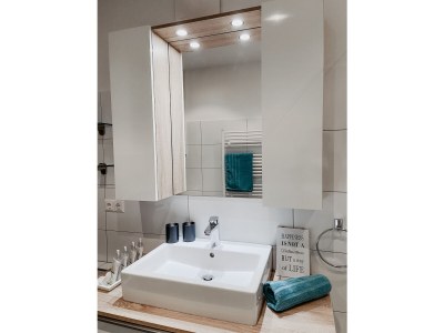 Apartment with lake view - Features photo 13