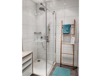 Apartment with lake view - Features photo 14