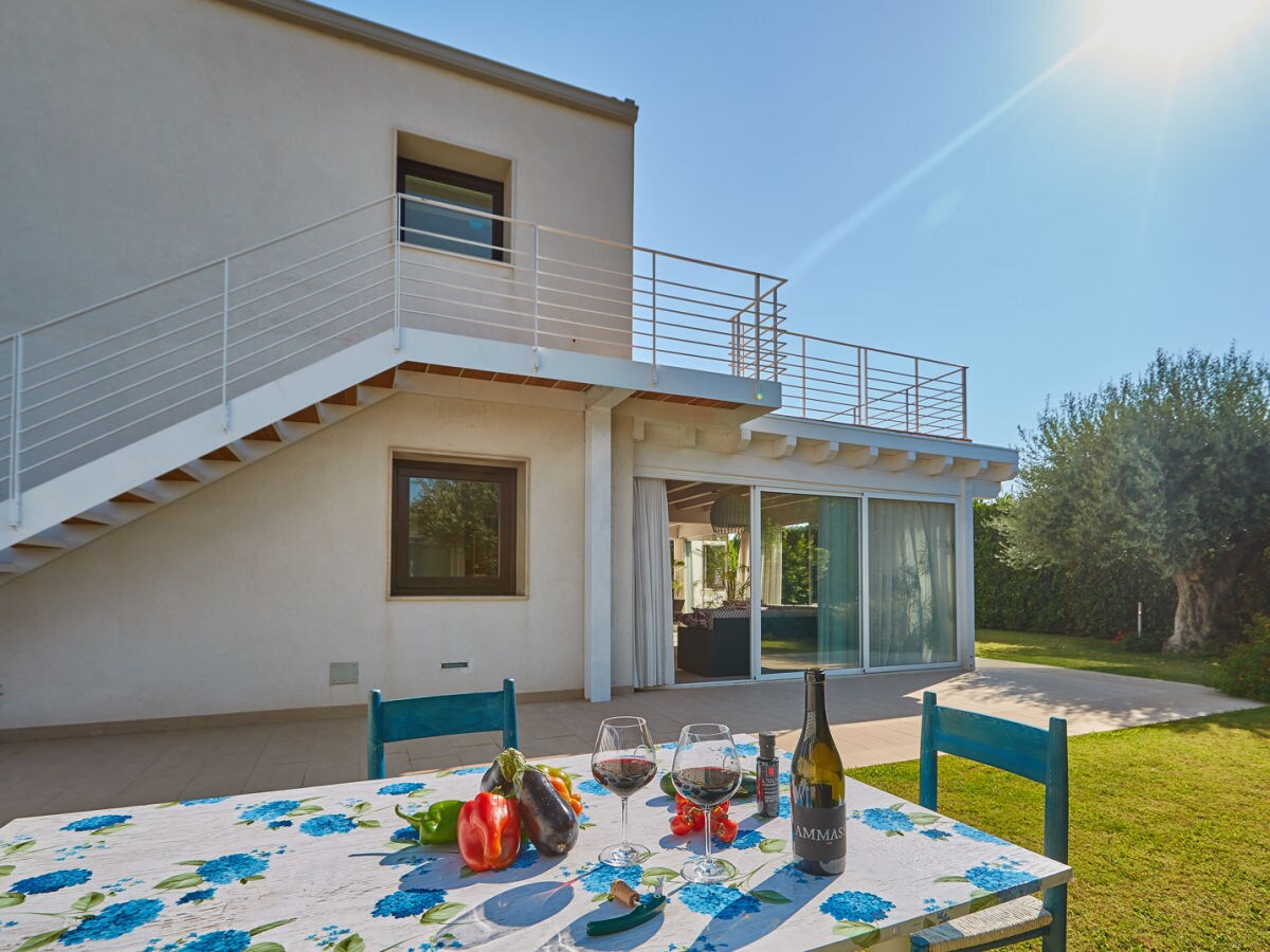 Villa Flora with pool and sea view - Outdoor photo 5