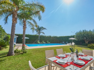 Villa Flora with pool and sea view - Outdoor photo 2