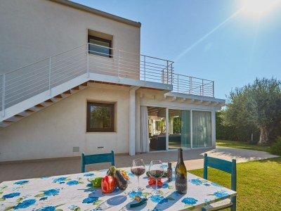 Villa Flora with pool and sea view - Outdoor photo 5