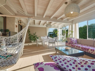 Villa Flora with pool and sea view - Features photo 10