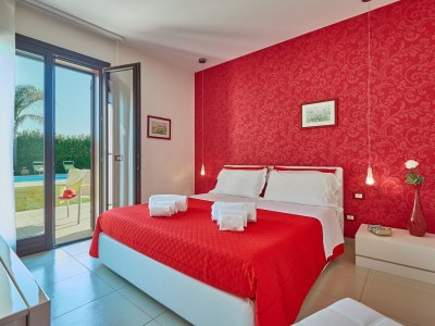 Villa Flora with pool and sea view - Features photo 16