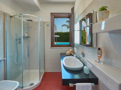 Villa Flora with pool and sea view - Features photo 19