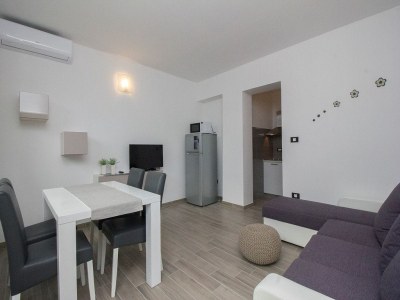 Holiday apartment With sea view 100 m from the sea - Features photo 8