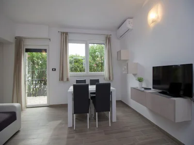 Holiday apartment With sea view 100 m from the sea - Features photo 10