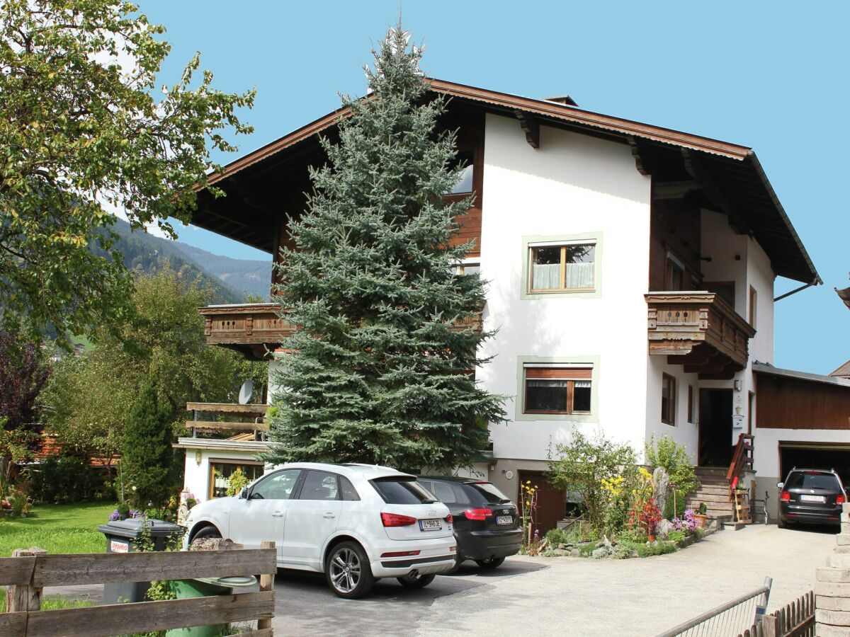 Apartment Apartment in Stumm near Ski Slopes - Outdoor photo 3