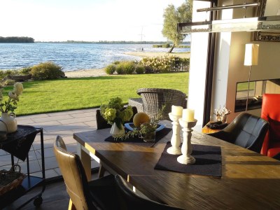 Holiday house Lakeside holiday home directly on the Veluwemeer in Hulshorst - Holiday house