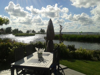 Holiday house Lakeside holiday home directly on the Veluwemeer - Outdoor photo 6