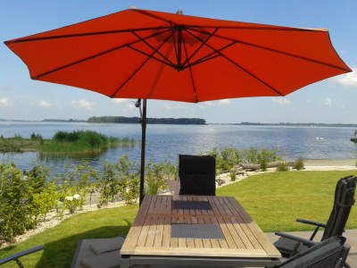 Holiday house Lakeside holiday home directly on the Veluwemeer - Outdoor photo 7