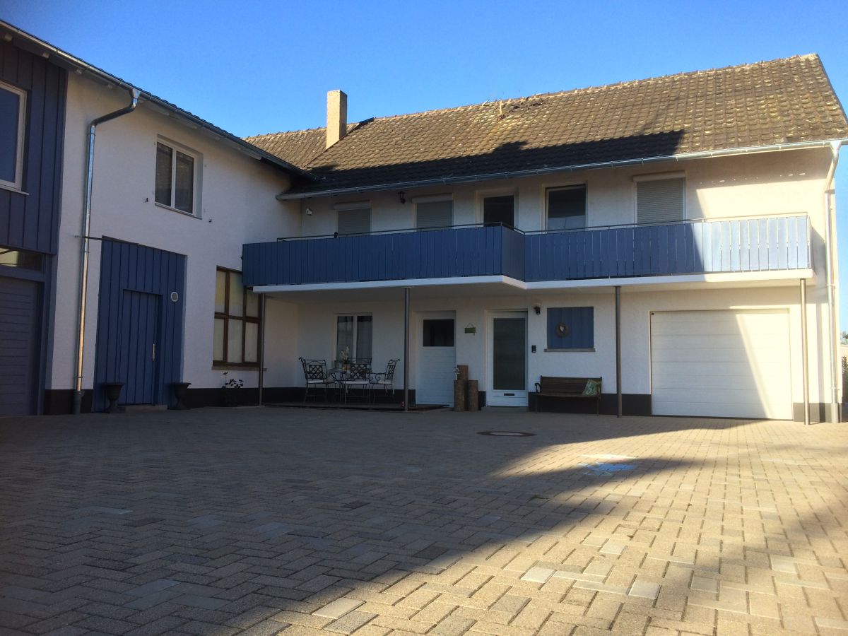 Holiday apartment Altes Weingut - Outdoor photo 5