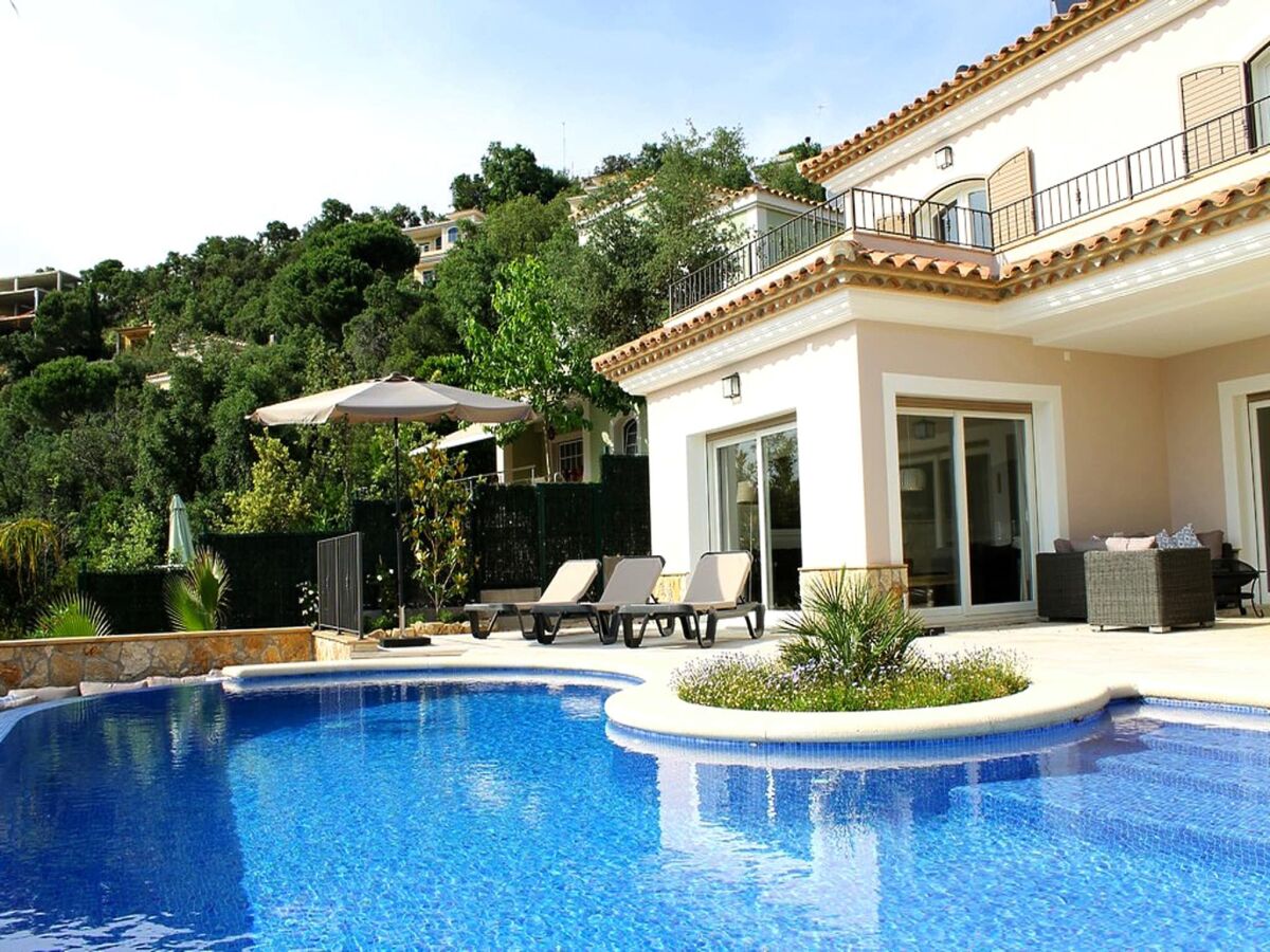 Villa Poolside Villa near the Coast - Outdoor photo 5