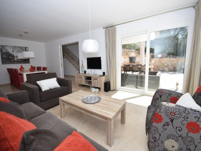 Villa Poolside Villa near the Coast - Features photo 34