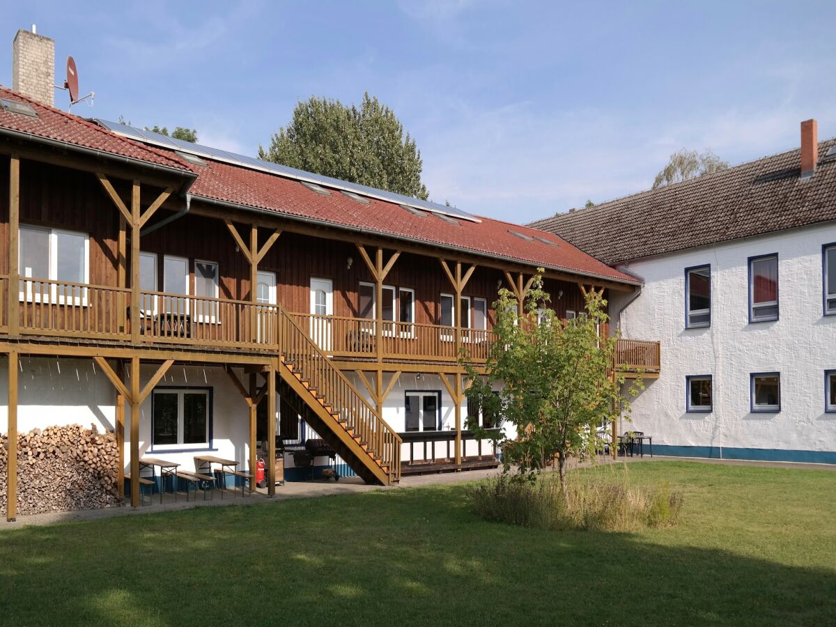 Apartment Luxuriöse Ferienwohnung in Boddin mit Garten