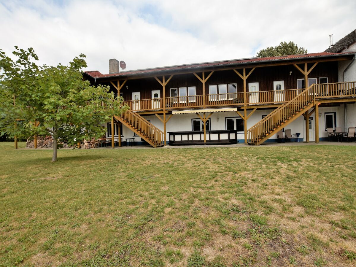 Apartment Luxuriöse Ferienwohnung in Boddin mit Garten - Outdoor photo 2