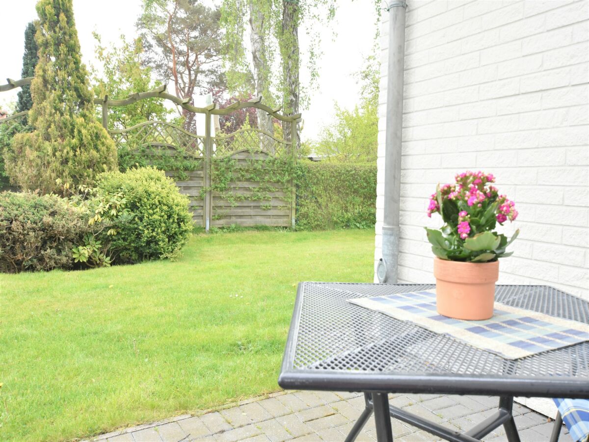 Apartment Geräumige Wohnung mit Garten in Zingst - Outdoor photo 3