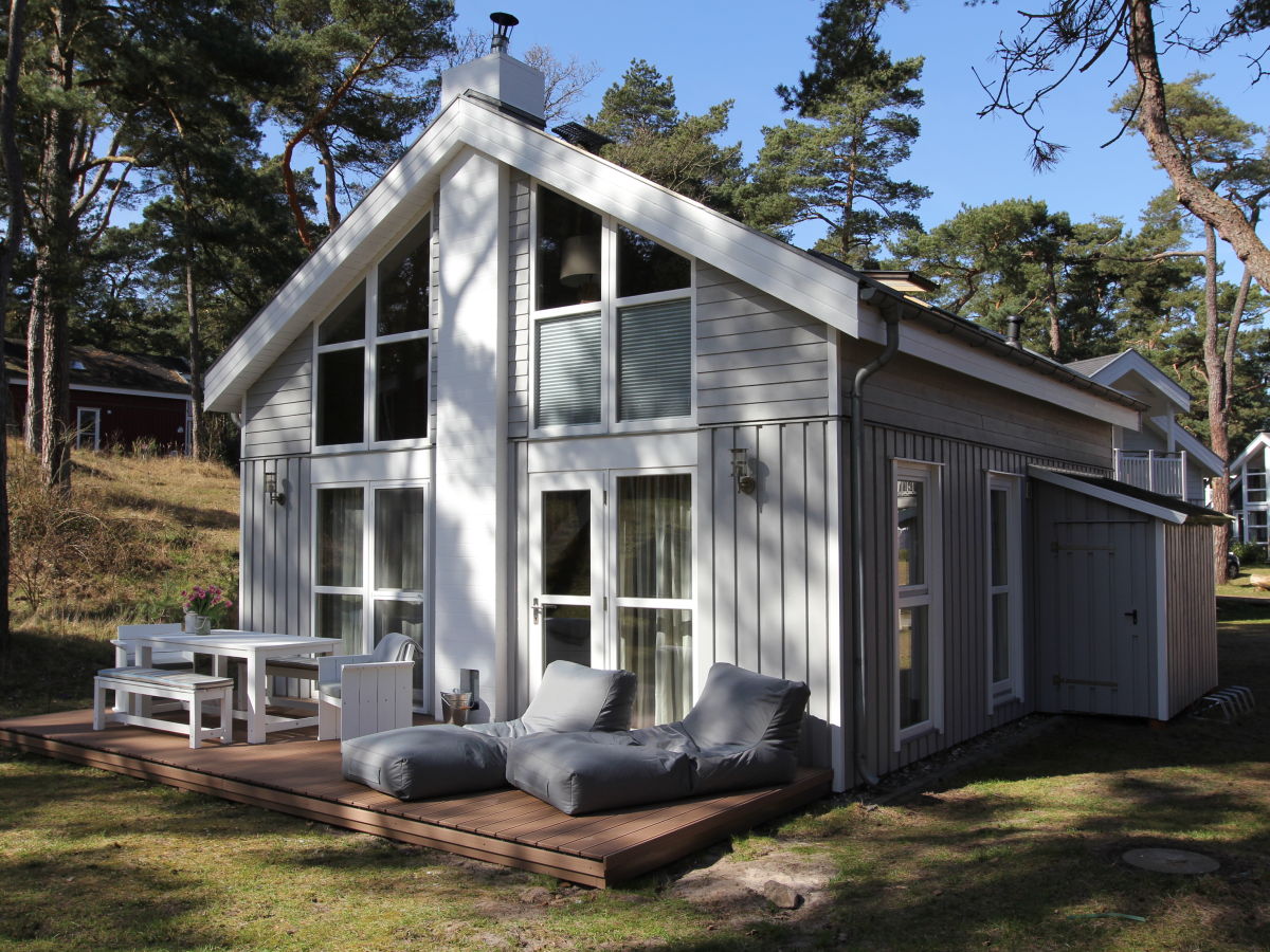 Holiday house Pine tree by the beach