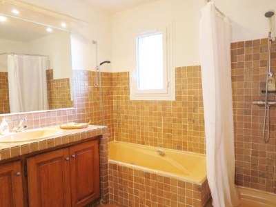 Villa H045 with infinity pool and sea views - Features photo 20