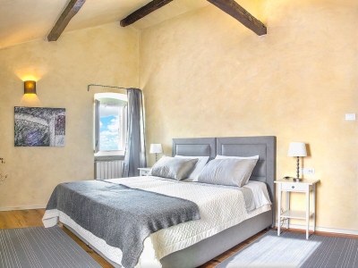 Villa Benvenuti with heated pool - Features photo 22