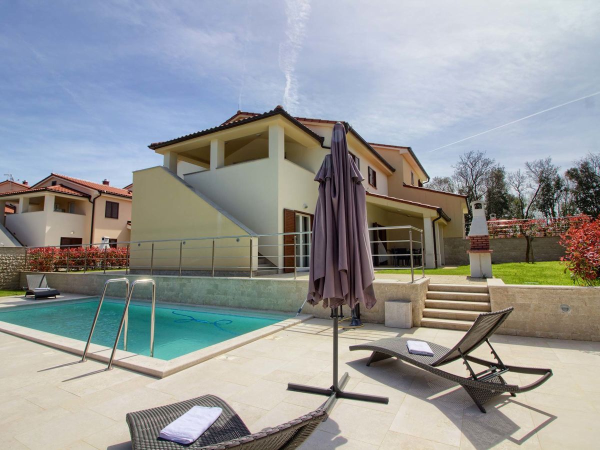 Villa Banjole-Mar mit Meerblick ,Strand 200m - Outdoor photo 4