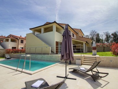 Villa Banjole-Mar mit Meerblick ,Strand 200m - Outdoor photo 4