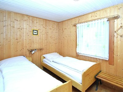 Bungalow Holiday Home with Parking - Features photo 9